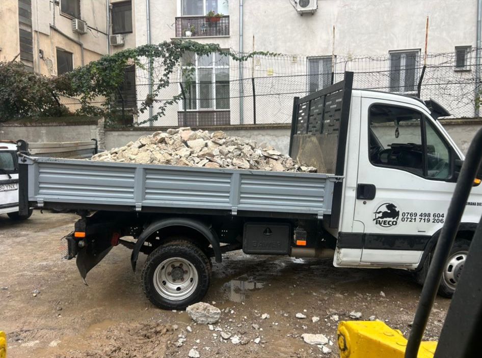 Transport pământ vegetal